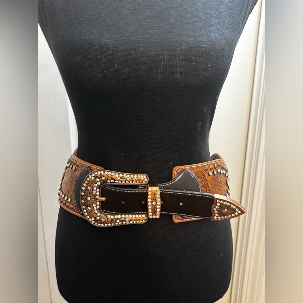 Western Studded Brown Leather Belt - Picture 5 of 6